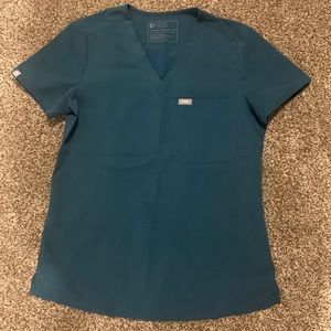 Figs one pocket scrub top